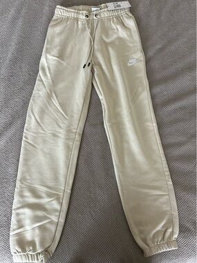 Nike Women's Jogger Sweatpants in Light Beige